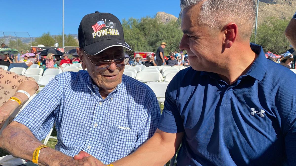 Ciscomani shakes hands with veteran